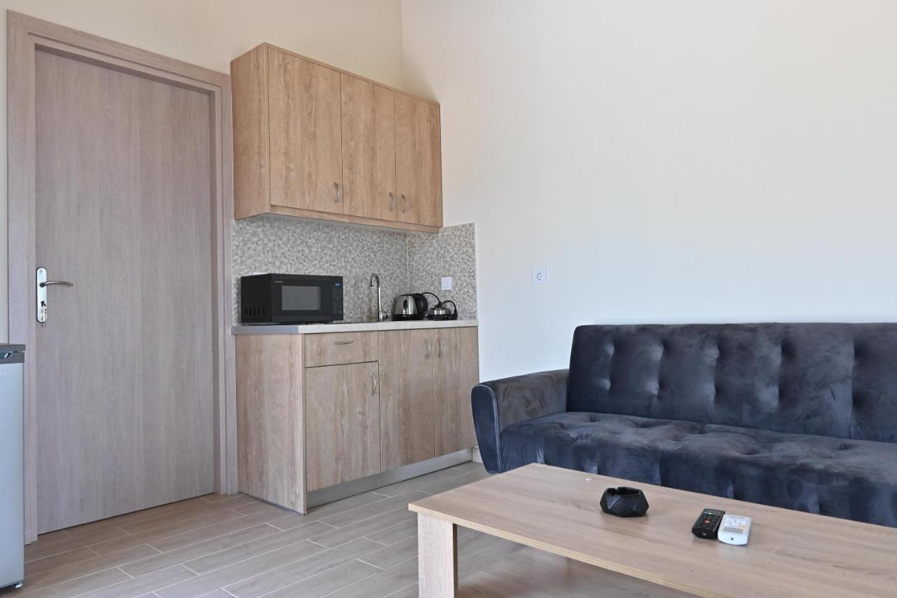 Lithino Rooms Kalamata Exterior photo