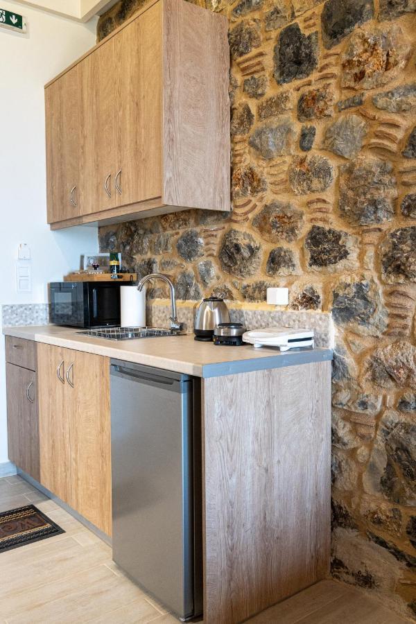 Lithino Rooms Kalamata Exterior photo