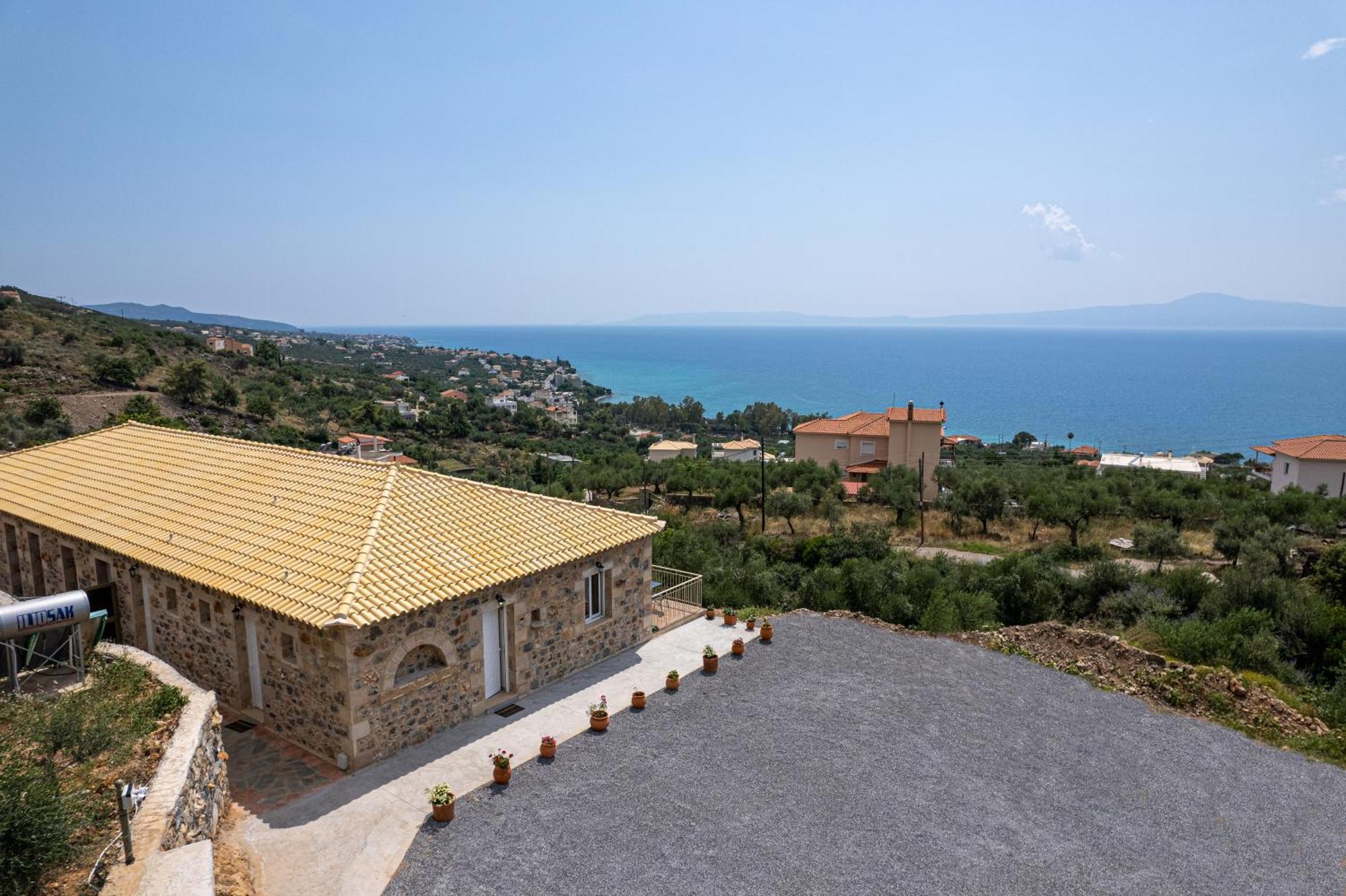 Lithino Rooms Kalamata Exterior photo